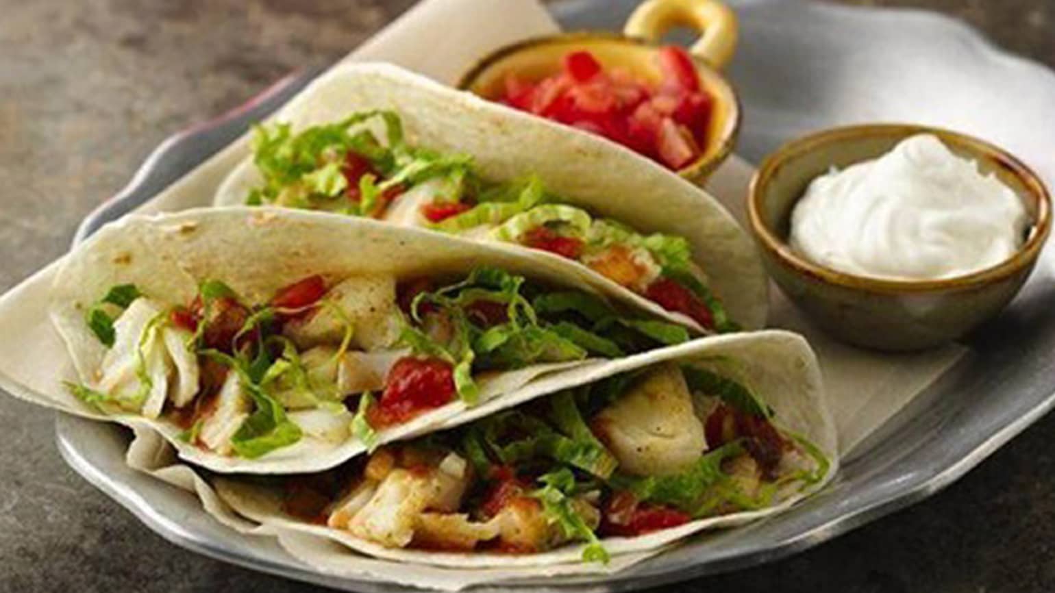 TACOS AL PESCE CON SALSA